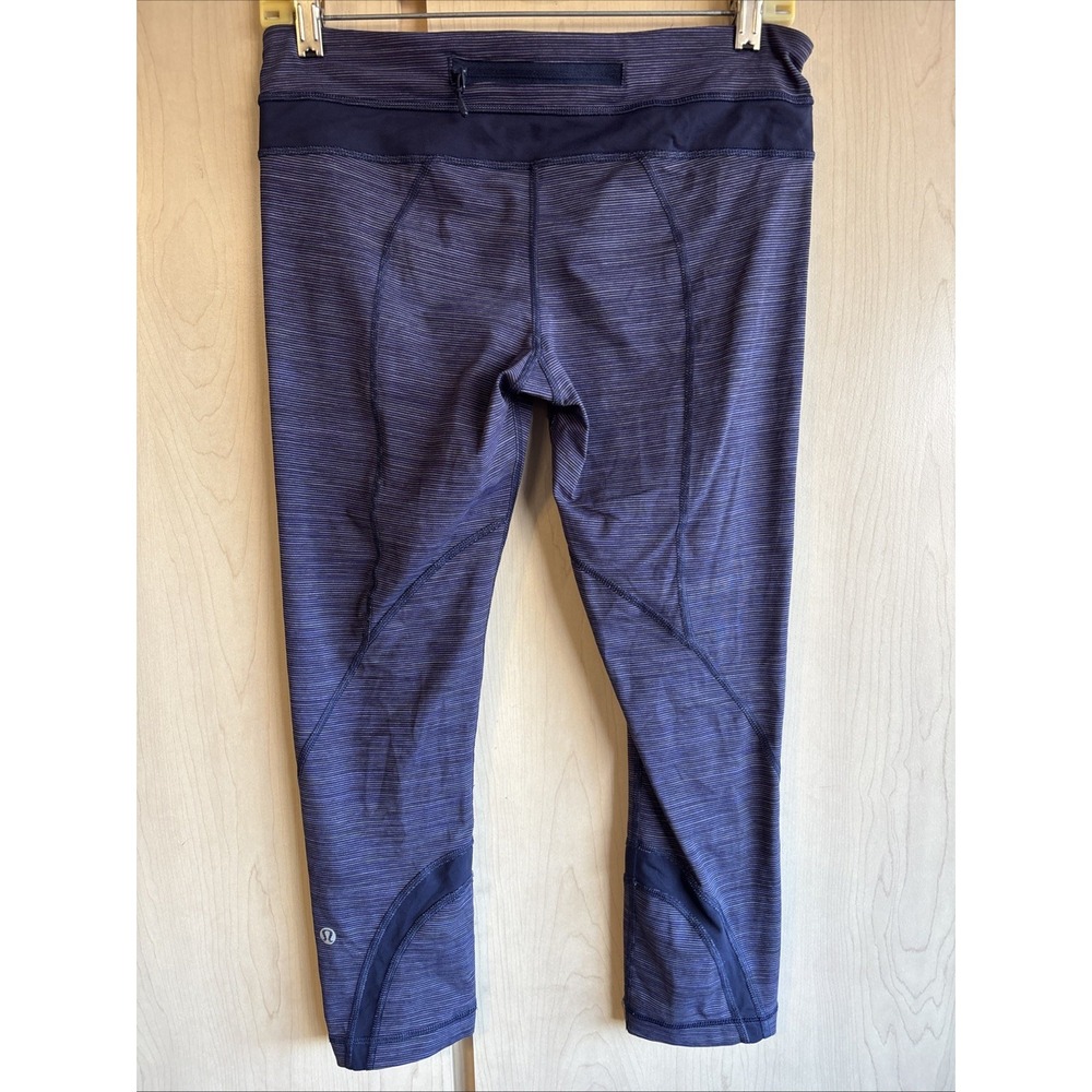 Lululemon Women's 28" Waist Striped Capri Leggings Regular Fit 20" Inseam